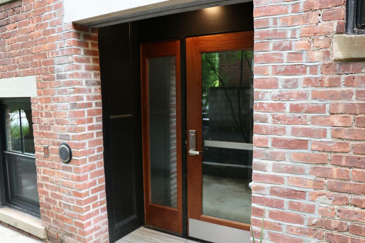 A Stylish Stay W/ A Queen Bed, Heated Floors.. #36 Brookline Exteriör bild