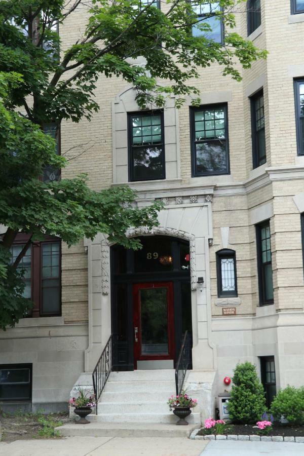 A Stylish Stay W/ A Queen Bed, Heated Floors.. #36 Brookline Exteriör bild