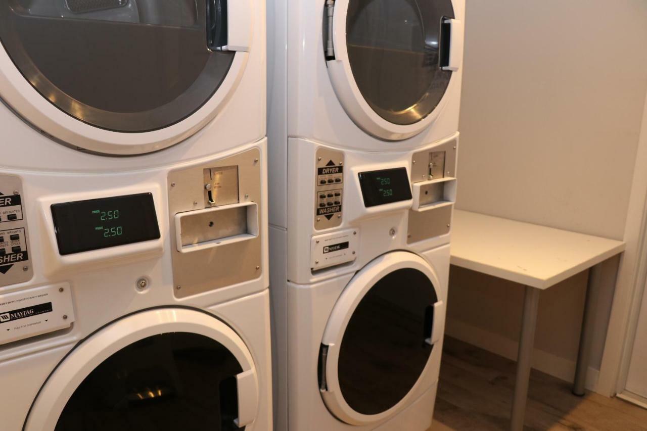 A Stylish Stay W/ A Queen Bed, Heated Floors.. #36 Brookline Exteriör bild