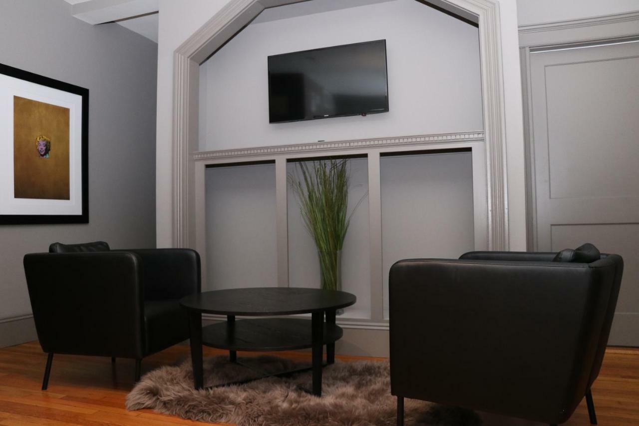 A Stylish Stay W/ A Queen Bed, Heated Floors.. #36 Brookline Exteriör bild